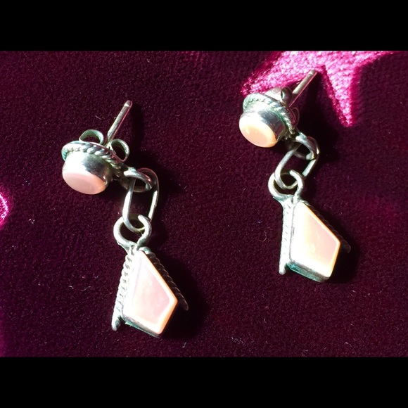 Jewelry - Vintage 80’s  Native American Pink Shell Earrings
